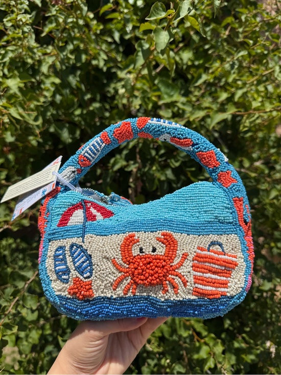 made in india Handbags - NWT Made in India Crab Seagull Beach Theme Vacation Summer Top Handle Beaded Bag